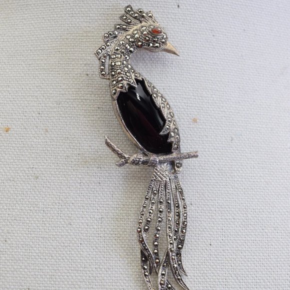 Vintage Sterling Silver, Onyx, Marcasite, & Garnet Crested Long Tail Bird Brooch - Picture 3 of 13